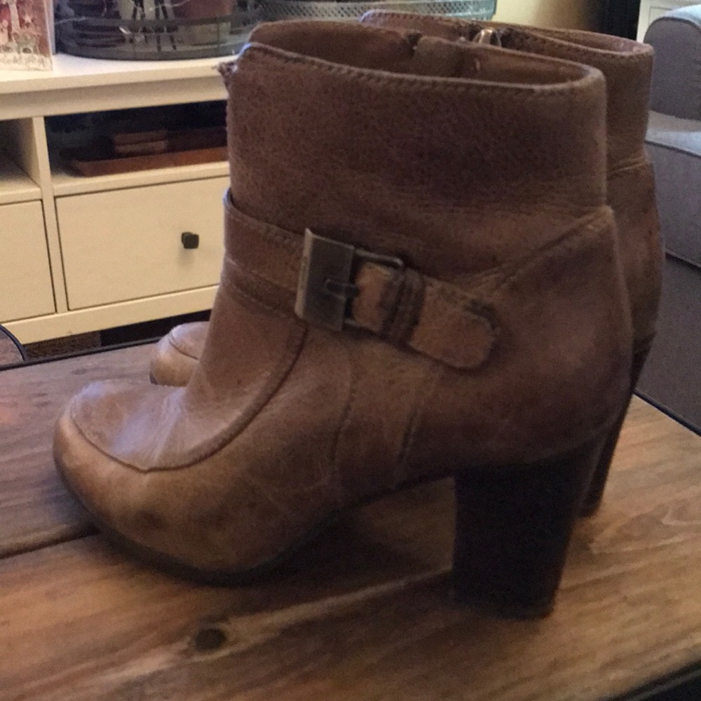 Used Geox Ankle Boots Size 7. Extremely comfy 👢🖤